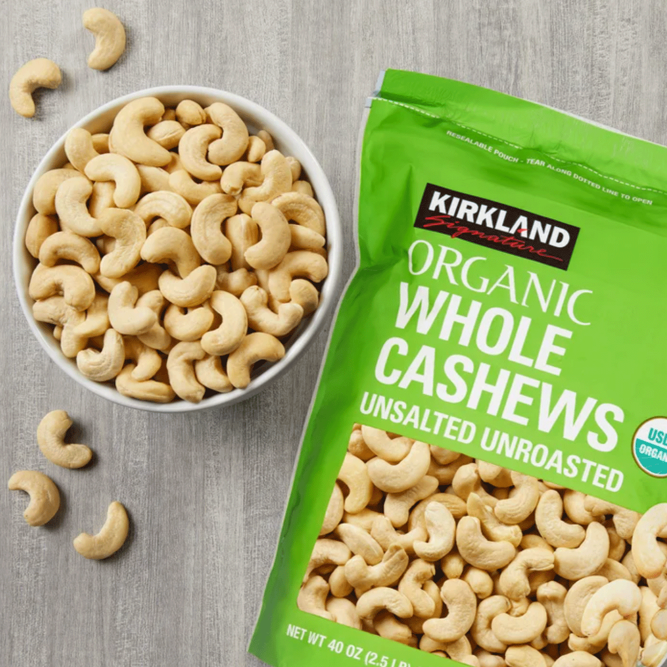 Kirkland Signature Organic Whole Cashews, Unsalted, Unroasted - 40 oz (2.5 lb) / 1.13kg
