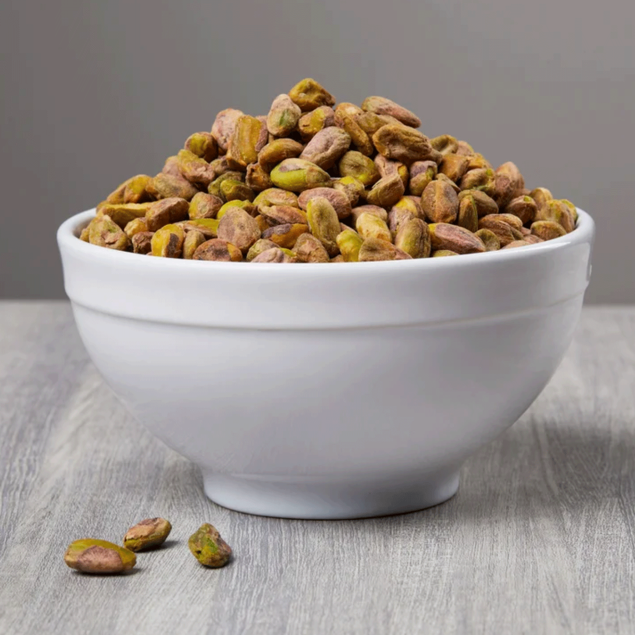 Kirkland Signature Shelled Pistachios - Roasted & Salted - 24 oz (1.5 lbs) / (680 g)