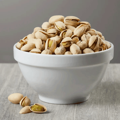 Kirkland Signature In-Shell Pistachios, Salted - 48 oz (3 lbs) /  (1.36 kg)