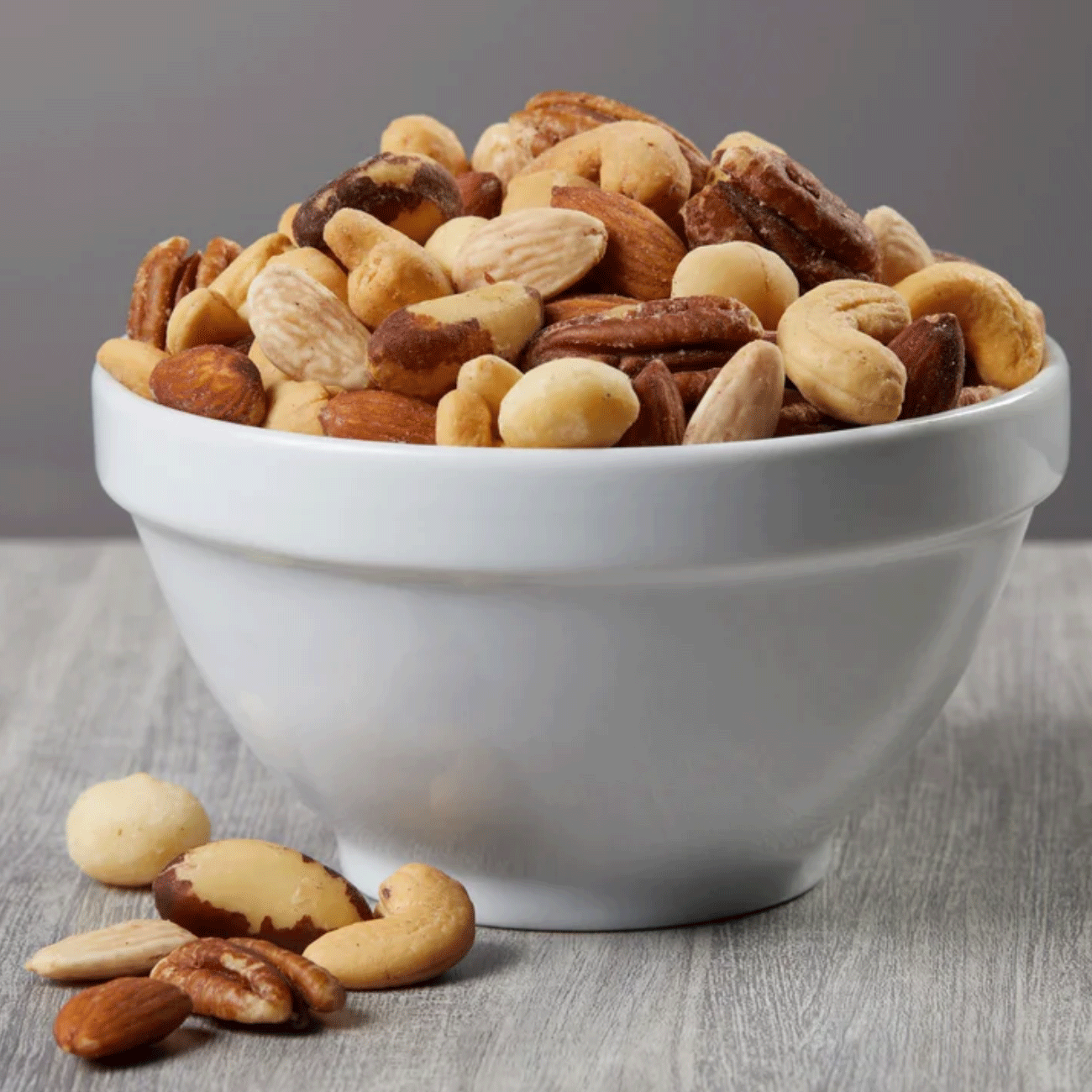 Kirkland Signature Extra Fancy Mixed Nuts, Salted - 40 oz (2.5 lbs) / (1.13 kg)