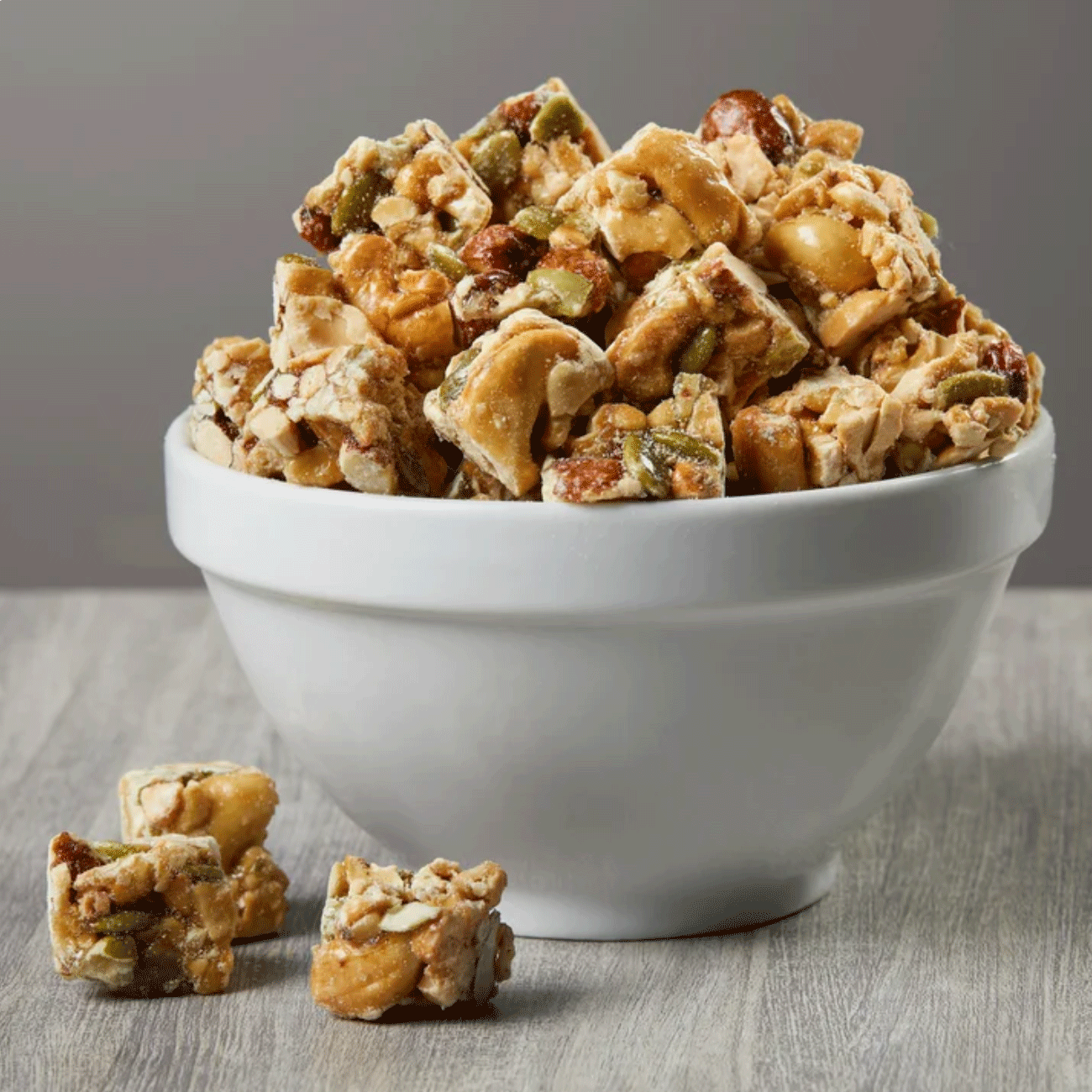Kirkland Signature Cashew Clusters 32 oz (2 lbs) / (907 g)