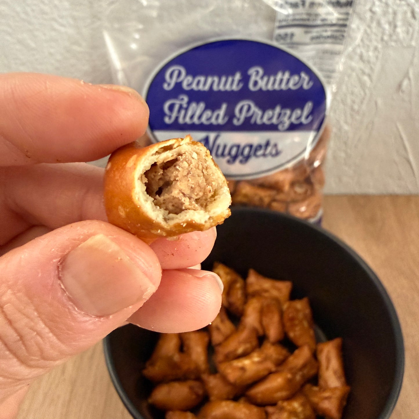 Trader Joe's 트레이더 조 피넛버터 필드 프레첼 너겟 — 짭짤달콤 스낵