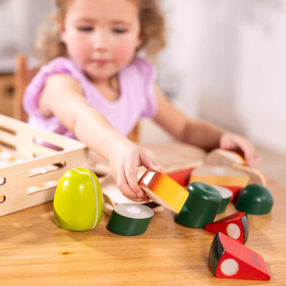 Melissa & Doug 멜리사앤더그 컷팅 푸드 세트 핸드페인트 원목 놀이 음식 25+피스 도마·칼 포함 (3세 이상)